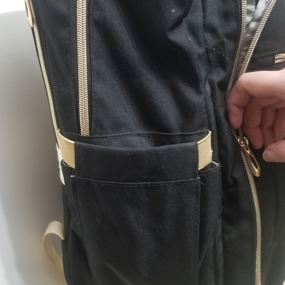 VGUC intricate laptop-friendly backpack w matching lunchbag - Picture 9 of 13